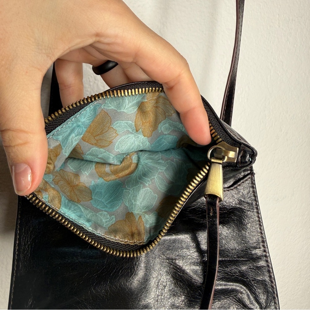 Hobo Glade Crossbody Black Leather Adjustable Strap Multi Pocket Bag - Picture 13 of 16